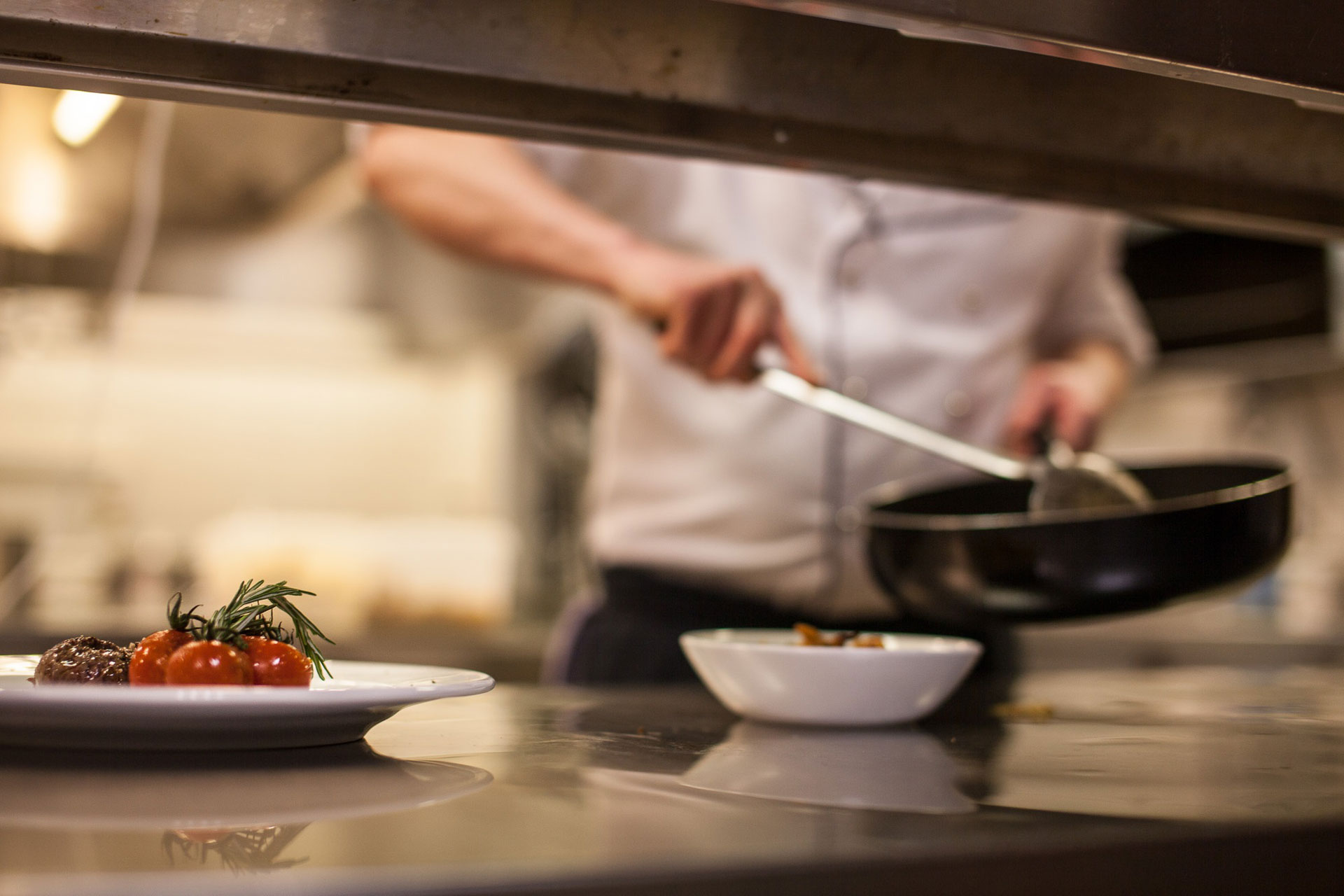 Behind the Scenes: A Day in the Life of Our Restaurant